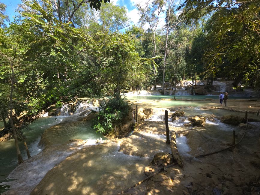 Les chutes d'eau de Tat-Sae et Santi Chedi