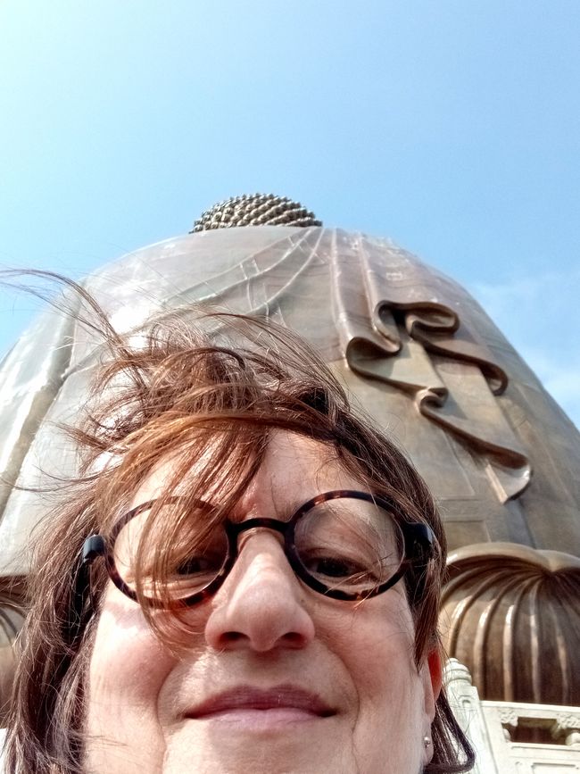 Buddha di Tian Tan