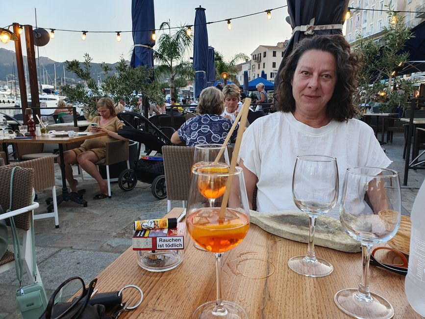 Abendessen in Calvi am Hafen