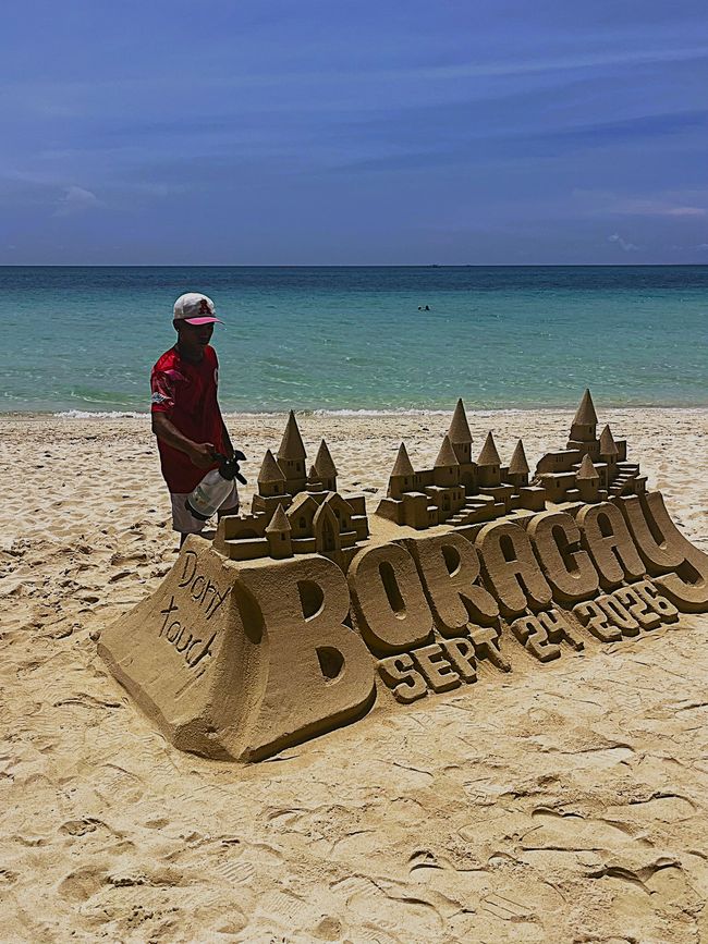 Sandskulptur am Strand