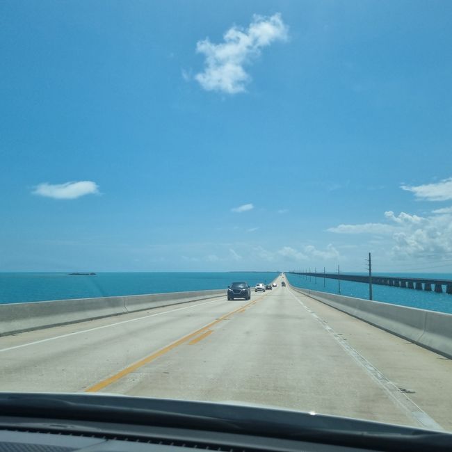 Highway number 1 towards Key West 