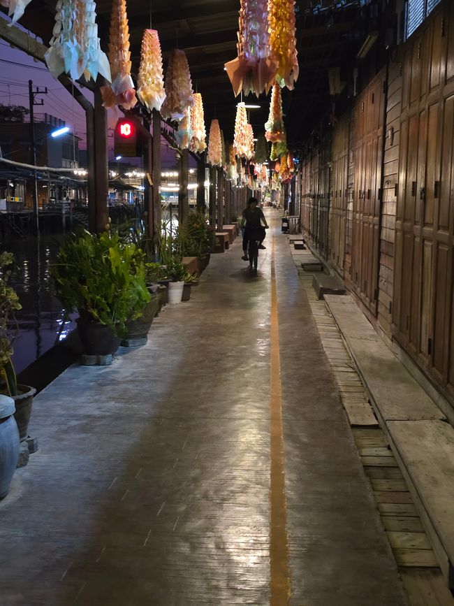 Amphawa!