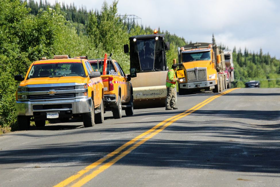 Autopista Stewart-Cassiar - Trabajo en la carretera