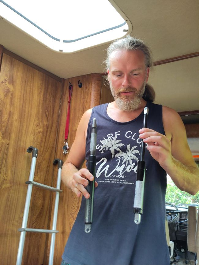 Repair, clear the deck and back to the beach