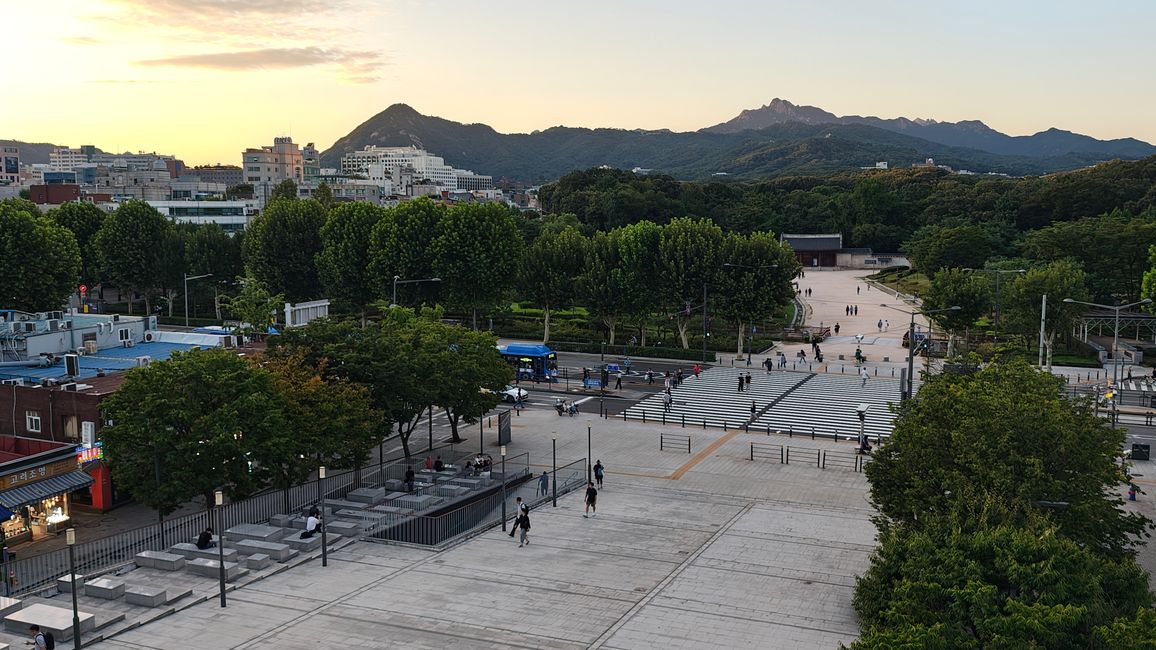 Stufen Richtung Jongmyo Schrein