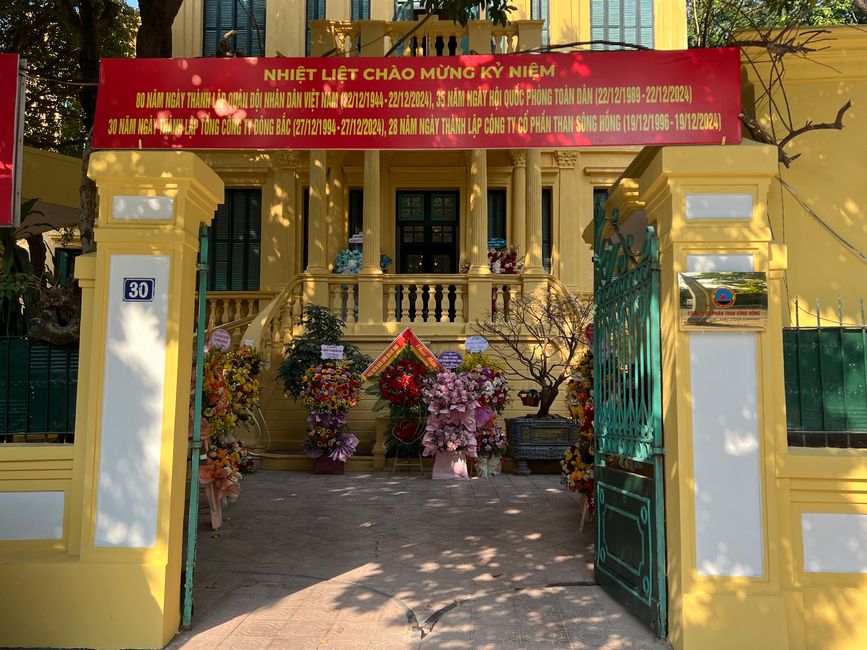 Hanoi-Tag 2: Überfüllte Läden, eine schwierige Challenge und das Abenteuer Train Street