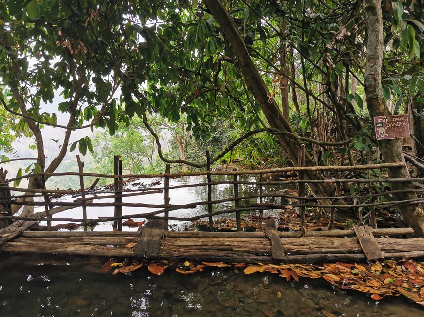 Randonnée autour des chutes d'eau Kuang Si