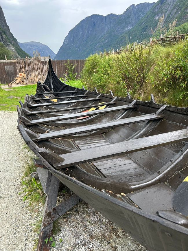 Tag 11 - Bakka am Næroyfjorden über Vossevangen und Viking Valley in Gudvangen