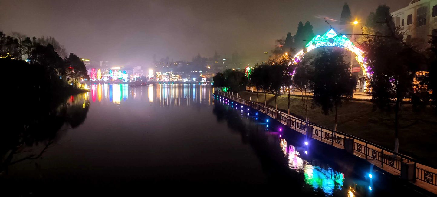 Sapa bei Nacht