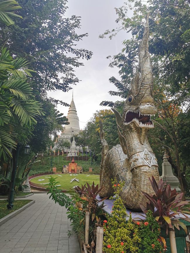 Wat Phnom ...