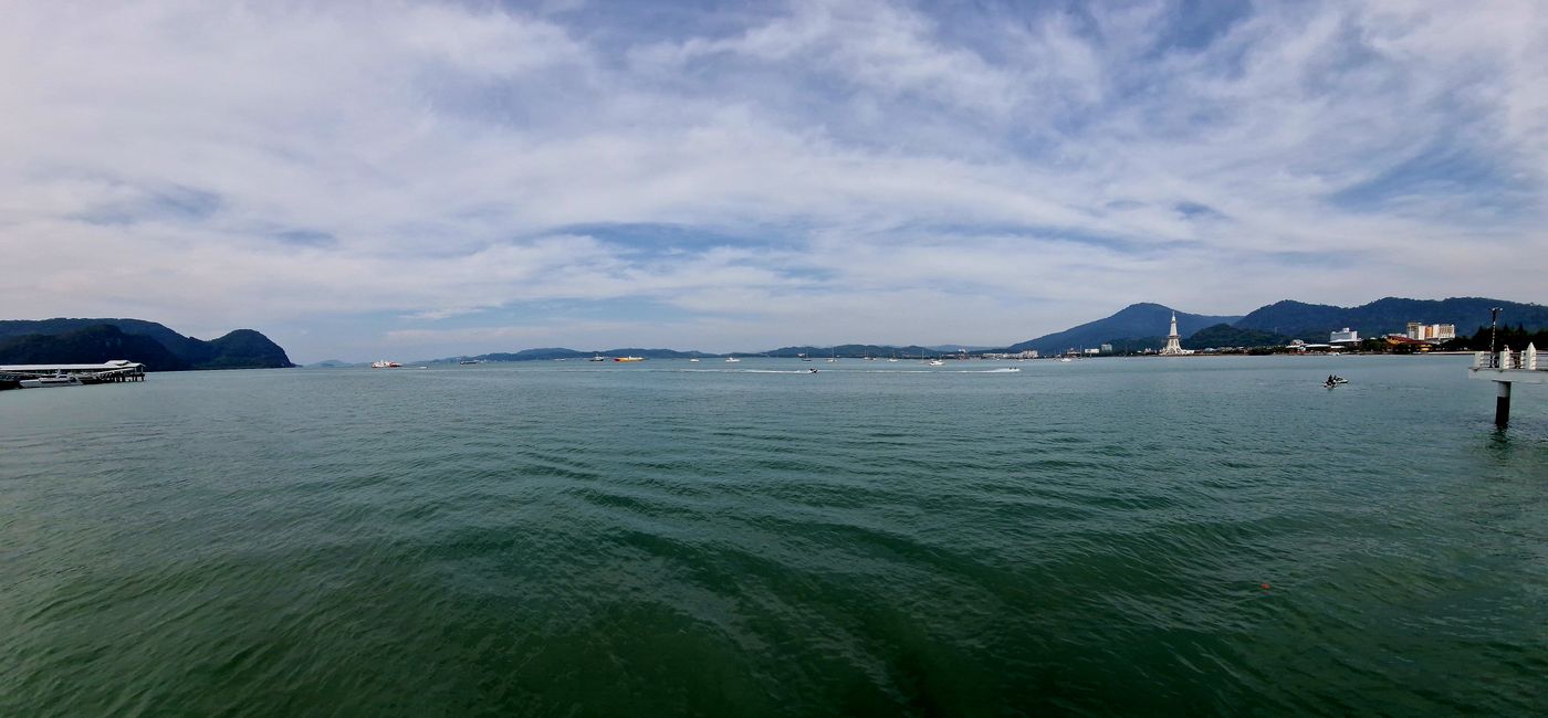 Langkawi - Fly, red eagle, fly