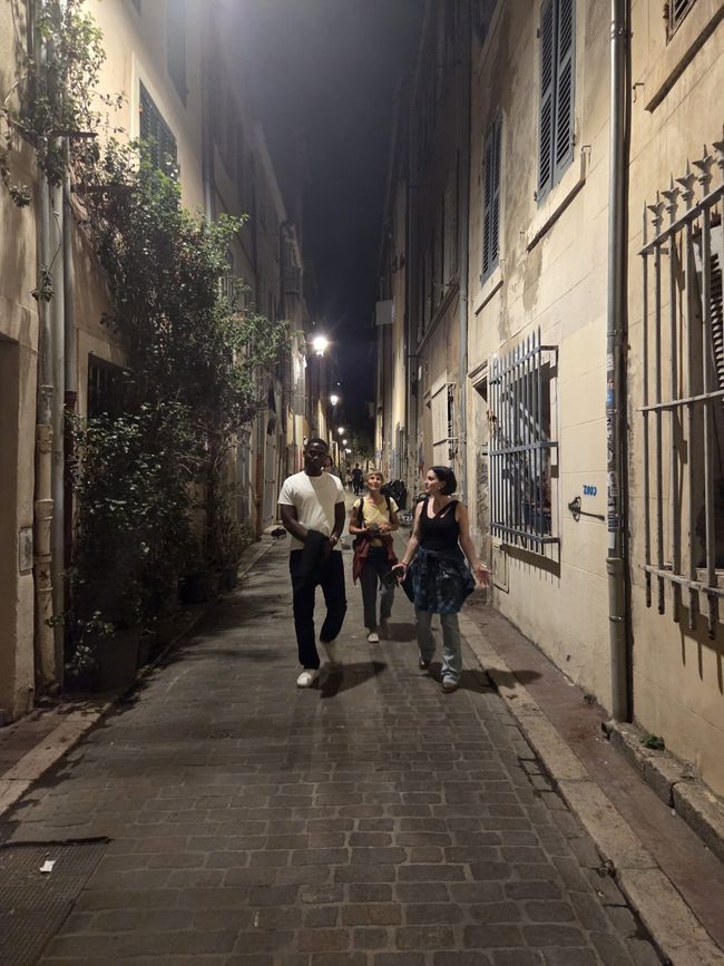 Tag 1 Montag: Ankunft Flughafen und erster Abend in Marseille