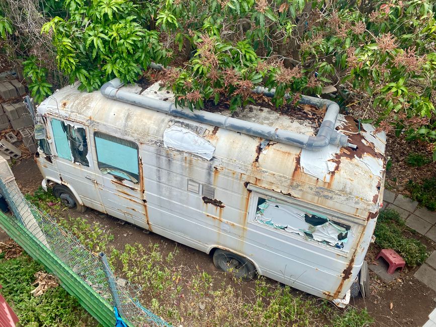 From the surfer bus to the chicken coop or “I’ll get it sorted out”