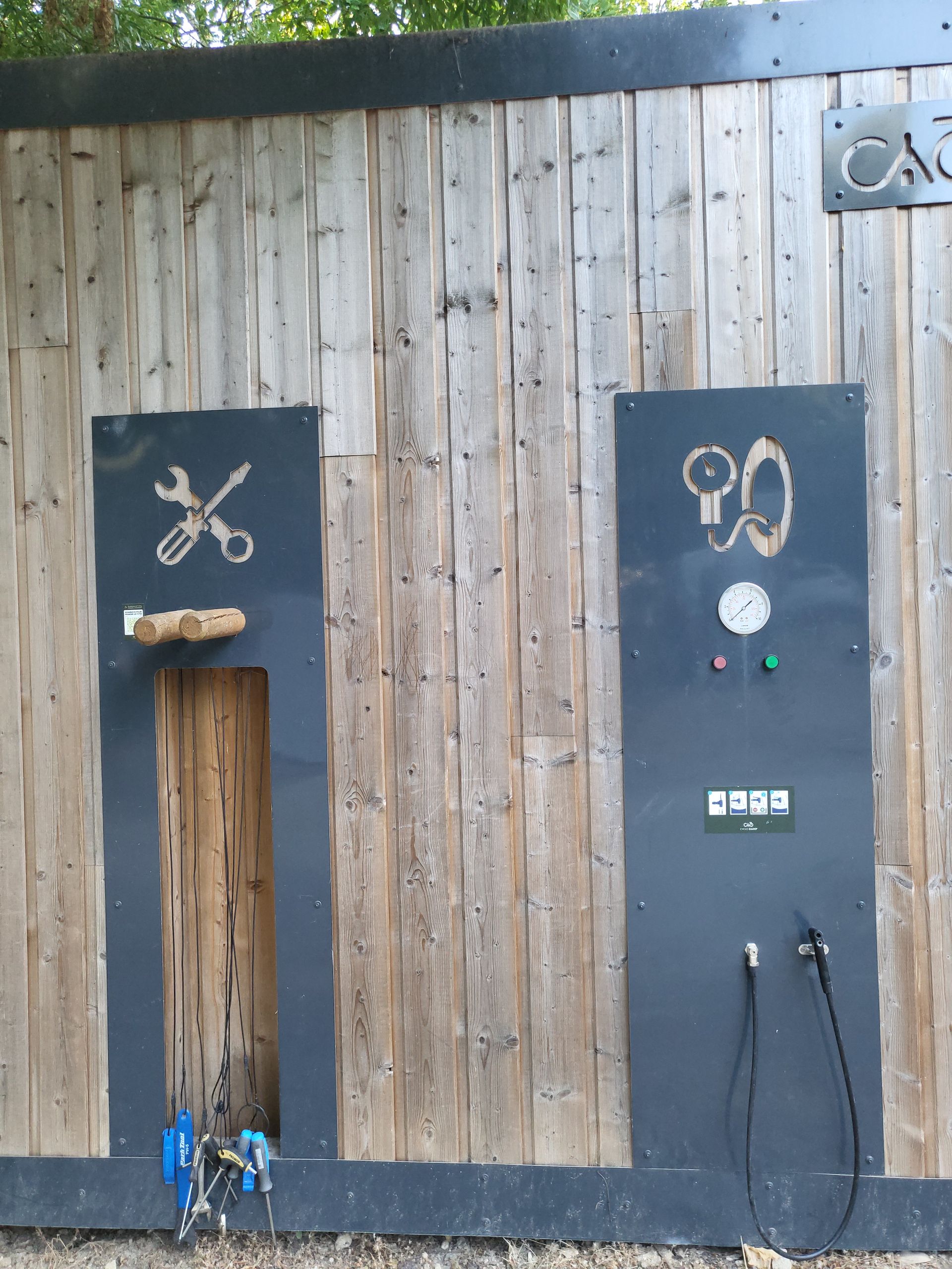 Conteneur de vélos au camping
