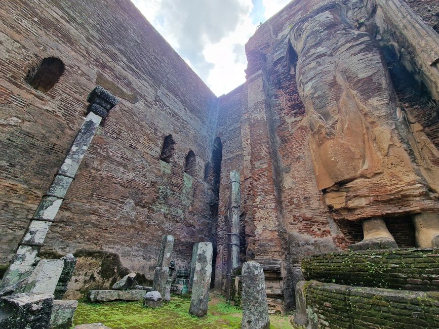 Polonnaruwa - 1000 años de historia y algo aprendido.