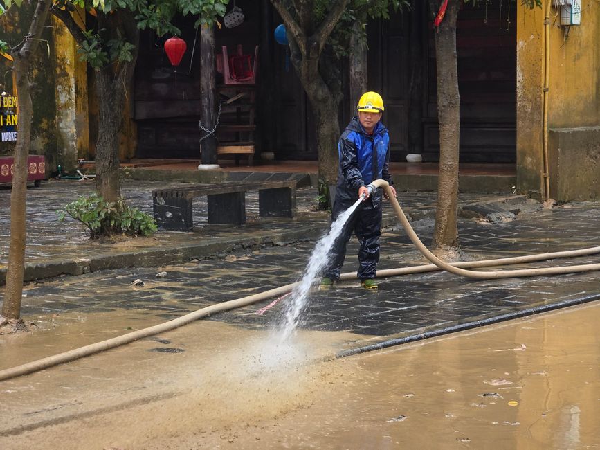 Hoi An - les travaux de nettoyage ont commencé