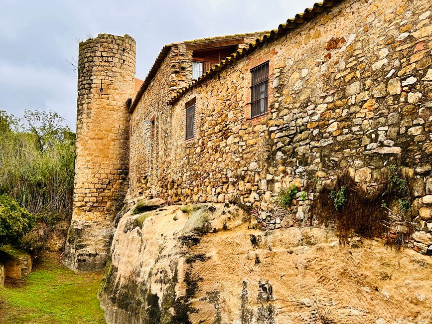 Peratallada and La Bisbal d'Empordà