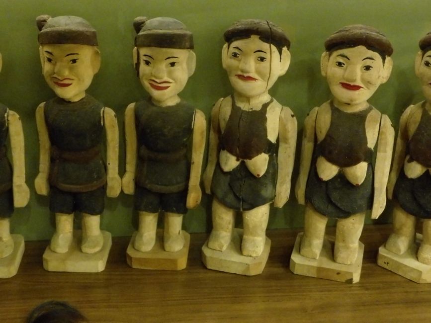 Dans le hall du théâtre