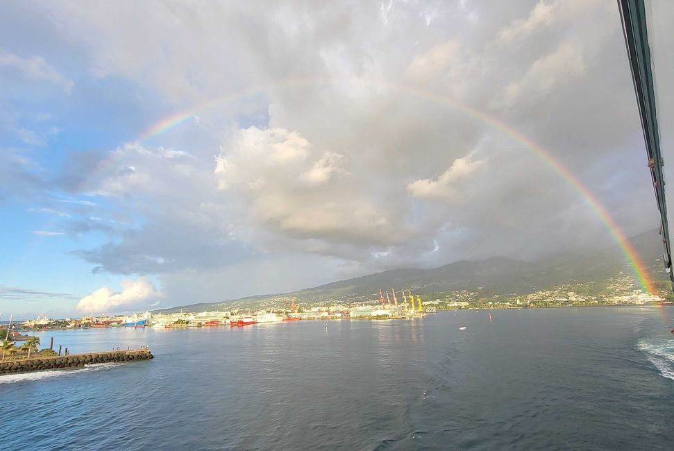 à Pape'ete avec arc-en-ciel