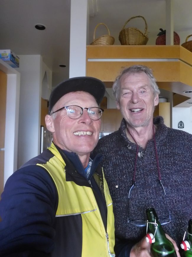 Prost mit selbstgebauten Bier