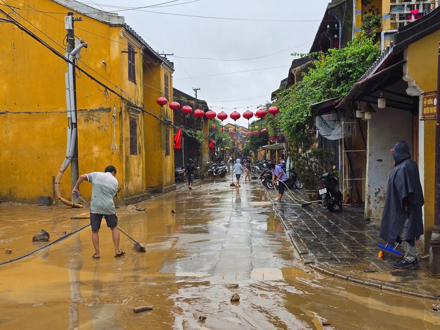 Hoi An - les travaux de nettoyage ont commencé