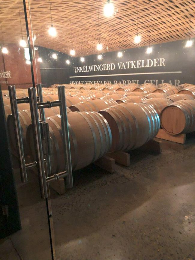 ... daneben der Weinkeller