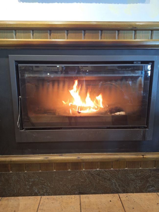 Im Kamin brennt Feuer 🔥
