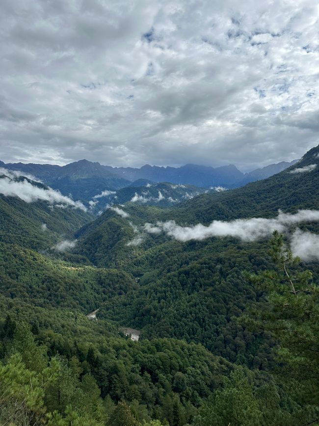 高加索山脉越来越近