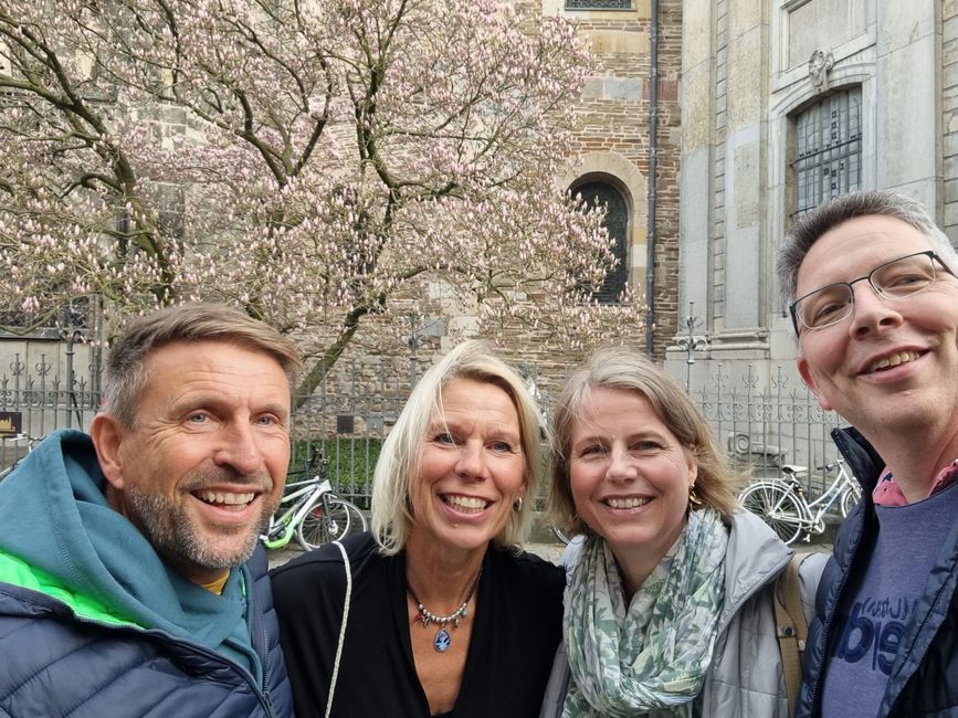 Treffen in Aachen mit meiner Cousine Julia und ihrem Mann Karsten - hier vor dem Aachener Dom