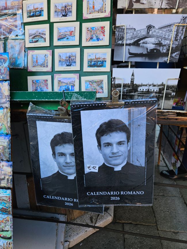 Verkaufsschlager: Kalender mit katholischen Priestern