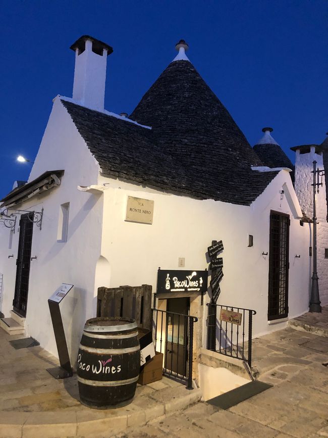Weinprobe im Keller von Paco Wines