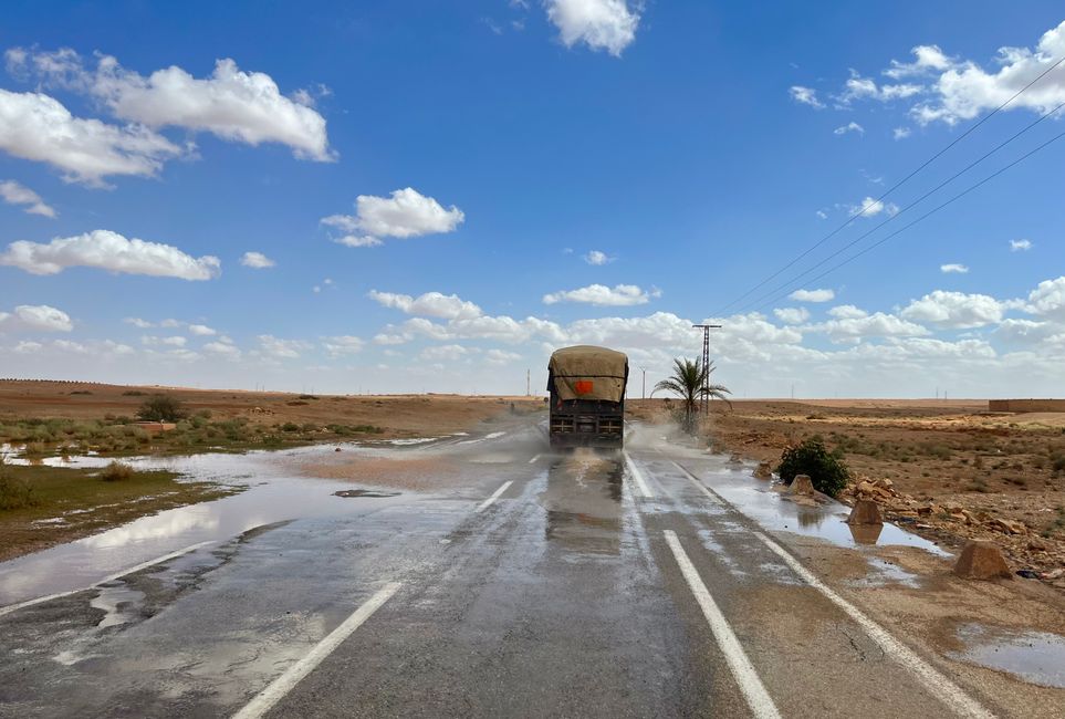 When it rains, the little streams often simply flow over the roads - complicated bridge constructions are often avoided for cost reasons