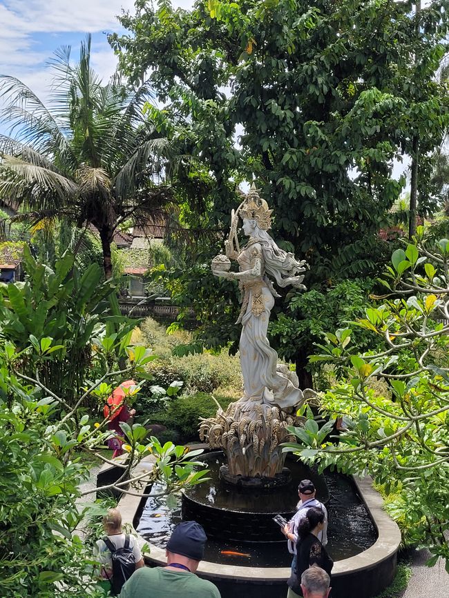 Tag 111/112 und 113 von 175: Kreuzfahrt rund um die Welt - Benoa/Bali und Seetag