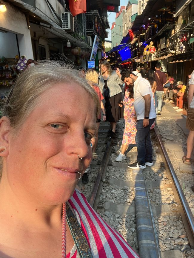 Hanoi-Tag 2: Überfüllte Läden, eine schwierige Challenge und das Abenteuer Train Street