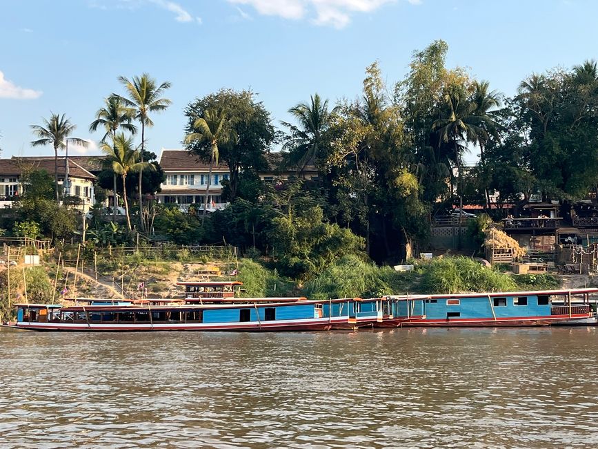 Passagierschiffe auf dem Mekong