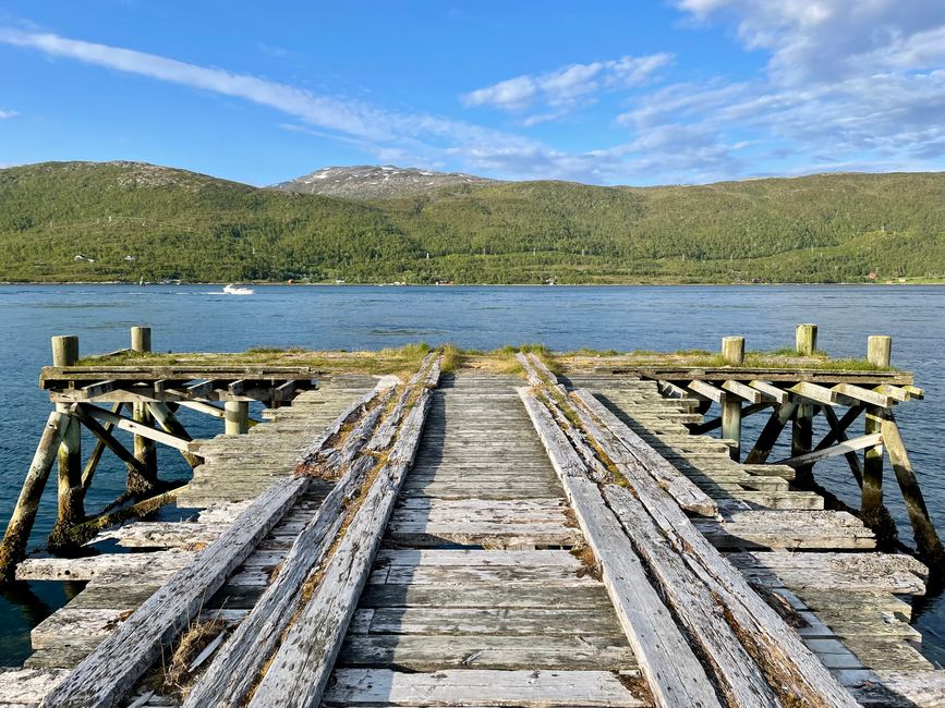 Shortly winding down by the fjord at low tide…