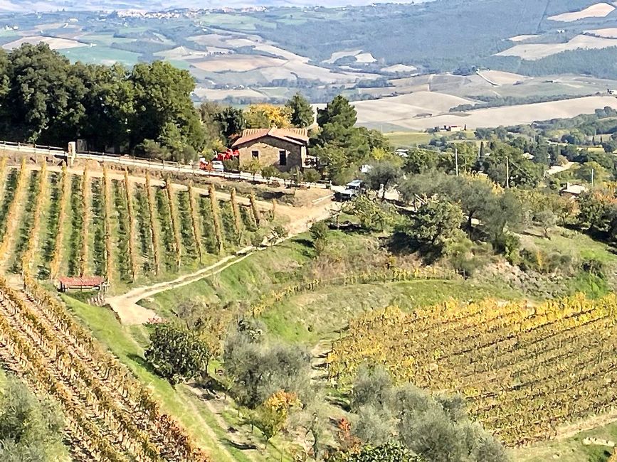 Bei herrlichem Wetter konnten wir viele Kilometer weit in die bunte Toskana-Landschaft blicken.
