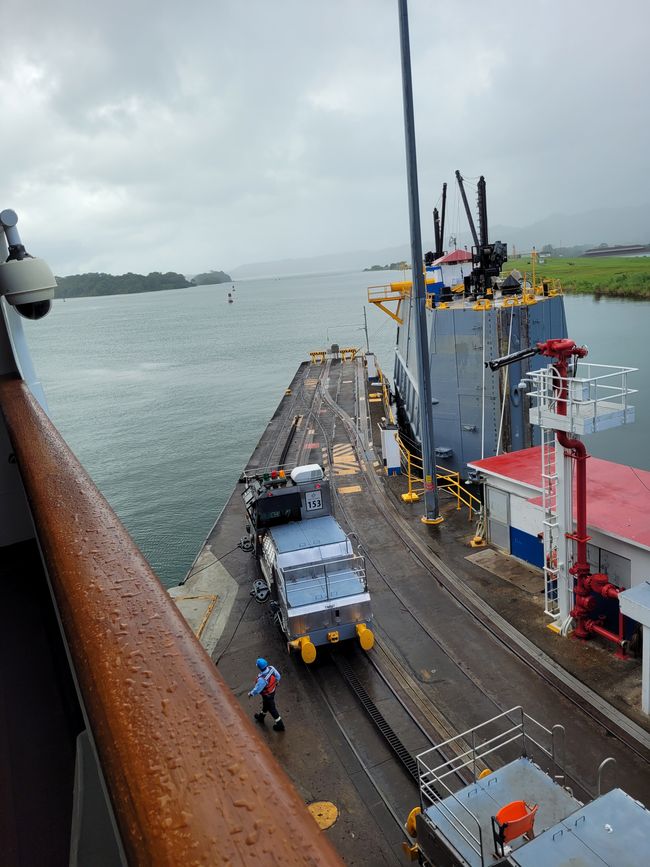 Day 41 of 175: Around the world cruise - Day passage through the Panama Canal