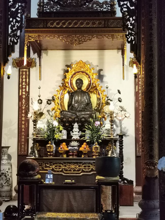 .. À l'intérieur du temple...