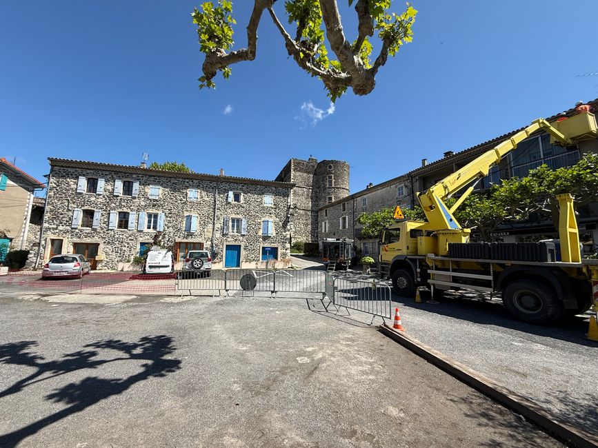 Pl. du Château, Alba-la-Romaine