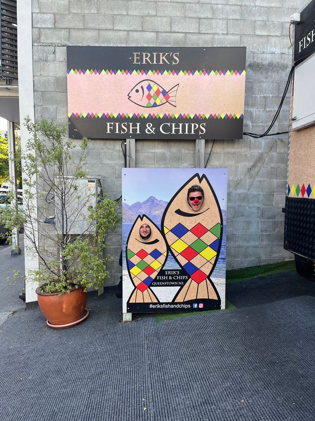 Chris 🇨🇦& That’s me 🧡