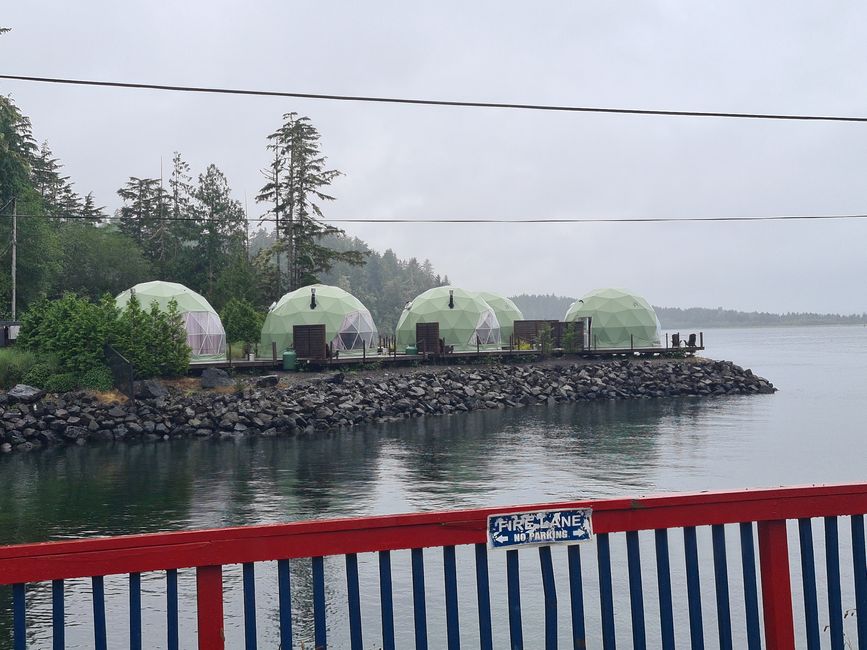 Rentable dome tents directly by the water