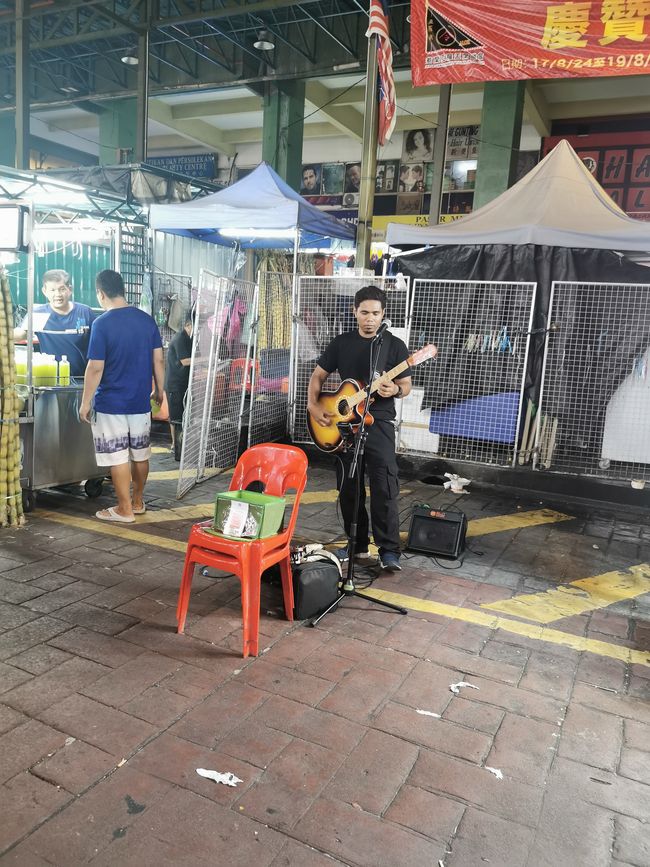 .. Avec des musiciens de rue... 